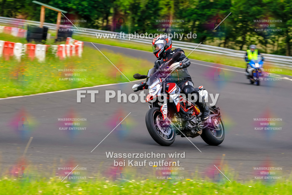 VBK-7680 | Hier findet Ihr Bilder von Touristenfahrten auf der Nürburgring Nordschleife oder von anderen Veranstaltungen die ich besucht habe. Viel Spass beim Durch Schauen 