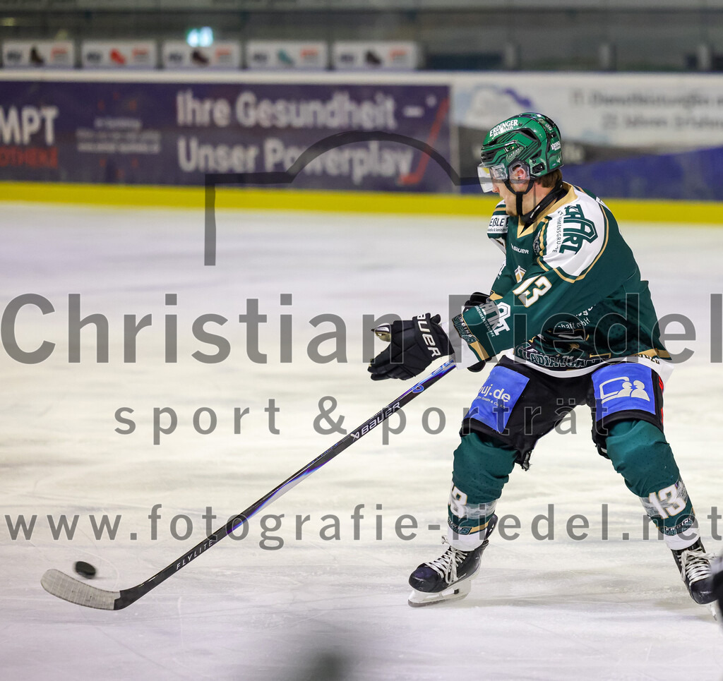 2025-12-14_049_TSV_Erding_gegen_ECDC_Memmingen_Indians | Erding, Deutschland, 14.12.2025:Eishockey, Oberliga Süd 2025 / 2026, 26. Spieltag, TSV Erding gegen ECDC Memmingen Indians, Endergebnis: 1:2Foto: Christian Riedel / fotografie-riedel.net