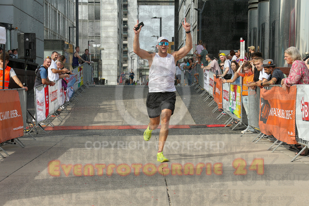 250920_1512_EX1_8551 | Sportfotografie im Rhein-Sieg Kreis, Köln, Bonn, NRW, Rheinland Pfalz, Hessen, etc. Unser Tätigkeitsfeld umfasst den Laufsport vom Volkslauf über den Marathon, Duathlon, Triathon bis zum Ultralauf wie Kölnpfad Ultra oder Schindertrail.