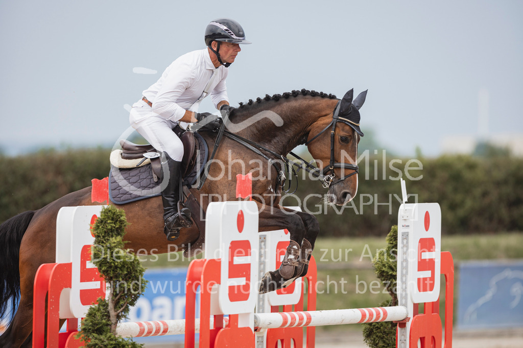 240627_LüPfSpTa_SprPf-L-121 | Deine schönsten Turniermomente als professionelle Fotos! Entdecke hochwertige Pferdesport-Fotografie im Online-Shop. Jetzt Fotos finden & bestellen!