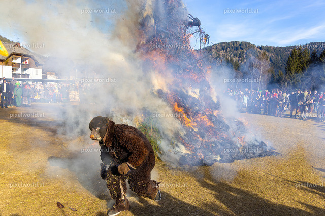 Bärentreiben in Steuerberg | Bildershop von pixelworld.at - Realisiert mit Pictrs.com