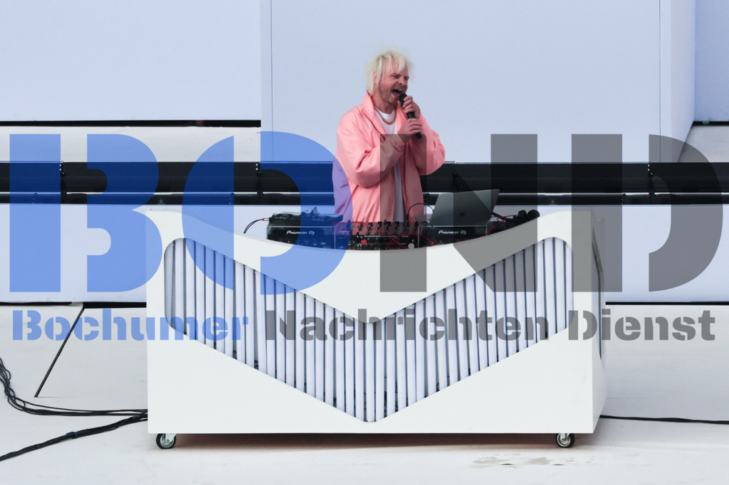 SES_TTGOPC20250716-2 | bond - Realisiert mit Pictrs.com