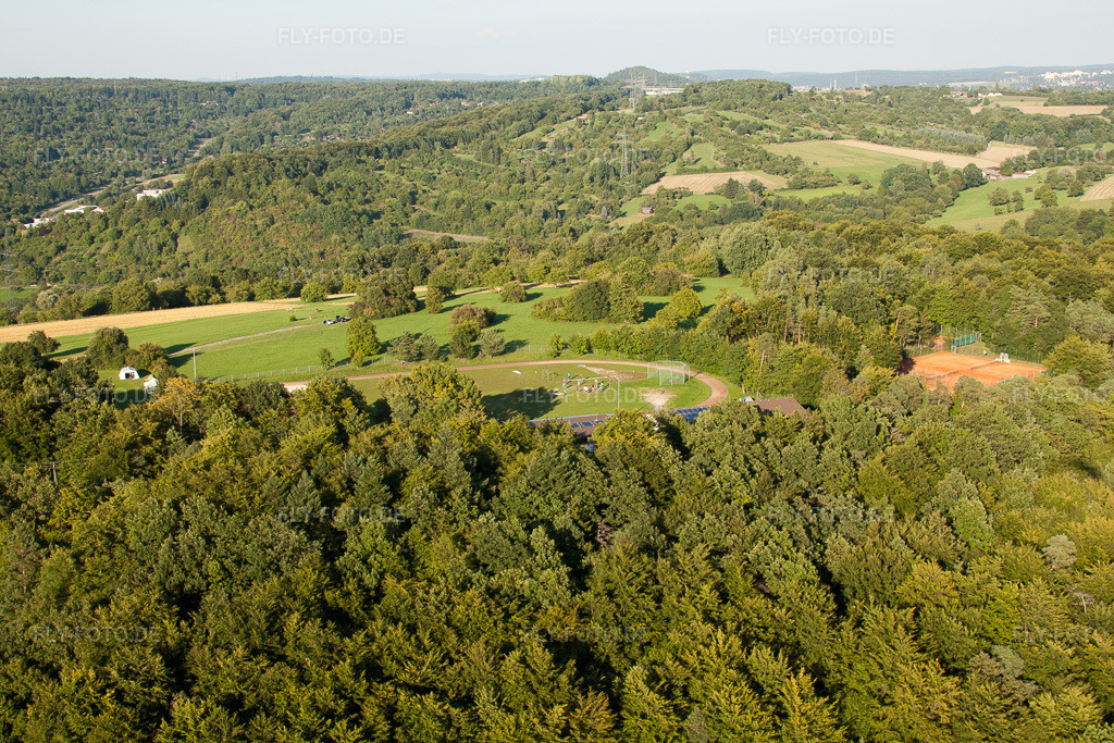 Luftbild: Sportplätze Diellingen eV 1885 und Tennisclub im Ortsteil Dietlingen in Keltern im Bundesland Baden-Württemberg in Deutschland. Foto: IMG_32556.jpg vom 21.08.2010 durch Werner Riehm/FLY-FOTO.de