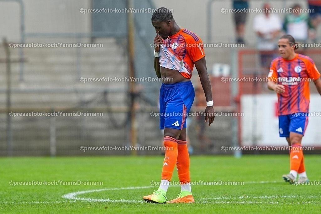 xYDR20072501109 | 20.07.2025, xydrx, Fußball, Rot Weiss Ahlen - FC Schalke 04, Testspiel, Wersestadion: Bryan Lasme (FC Schalke 04 #11)