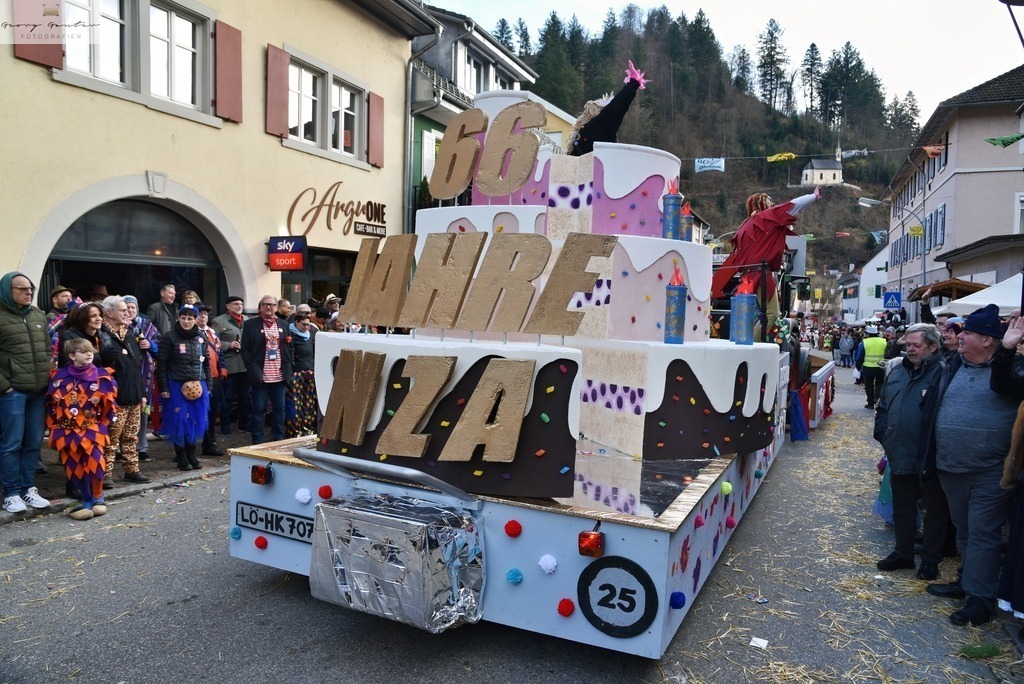 Umzug Sonn  _26-175-RA | Fotoblog Schwarzwald, Foto Blog Wiesental, Pfaffenberg, Winterzauber, Zeller Bergland, Zell im Wiesental, Fotoblog Wiesental, Landschaftsfotos, Bilder Wiesental, Natur, Naturbilder, Fastnacht, Zeller Fastnacht, Zeller Fasnacht, Zeller Bergland, Belchen, - Realisiert mit Pictrs.com