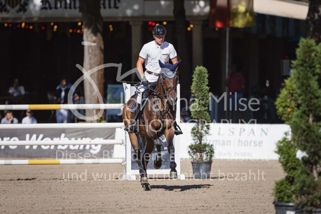 230909_OWLCh_MediumTour-205 | Deine schönsten Turniermomente als professionelle Fotos! Entdecke hochwertige Pferdesport-Fotografie im Online-Shop. Jetzt Fotos finden & bestellen!