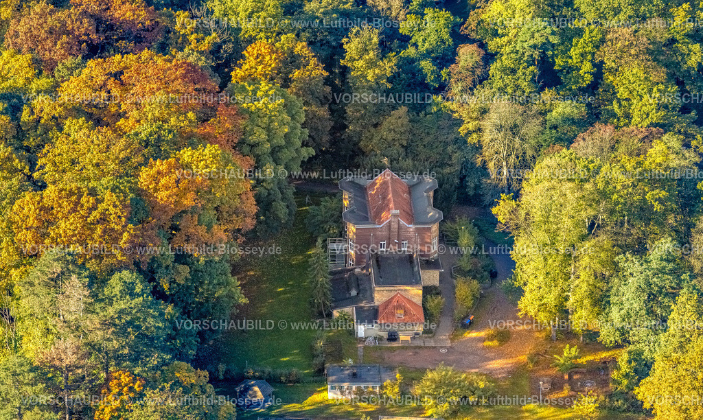 Hamm251001323 | Luftbild, Haus Sylverberg Heim im Kurpark für geflüchtete Jugendliche, Villa im Herbstwald, ehemaliges Jugendgästehaus, Uentrop, Hamm, Ruhrgebiet, Nordrhein-Westfalen, Deutschland