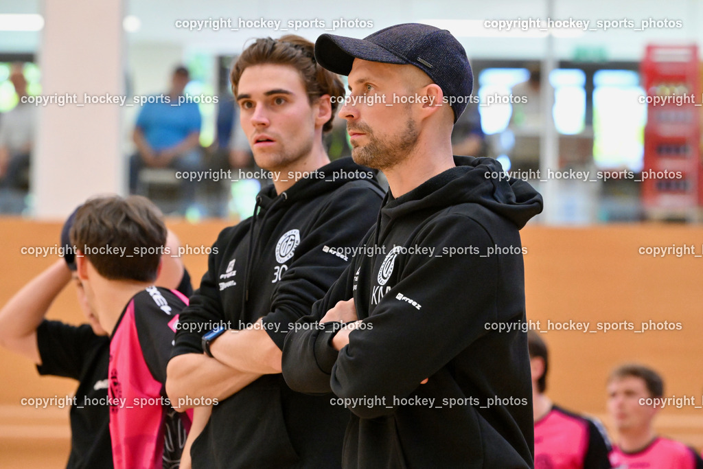 VSV Unihockey vs. Wiener Floorball Verein | Headcoach Wiener Floorballverein Kimmo Mustonen, #30 MANZARDO Vincent Wiener Floorballverein, VSV Unihockey vs. Wiener Floorball Verein, VSV Unihockey vs. Wiener Floorball Verein am 18.05.2025 in Villach (Ballspielhalle St. Martin), Austria, (Photo by Bernd Stefan)