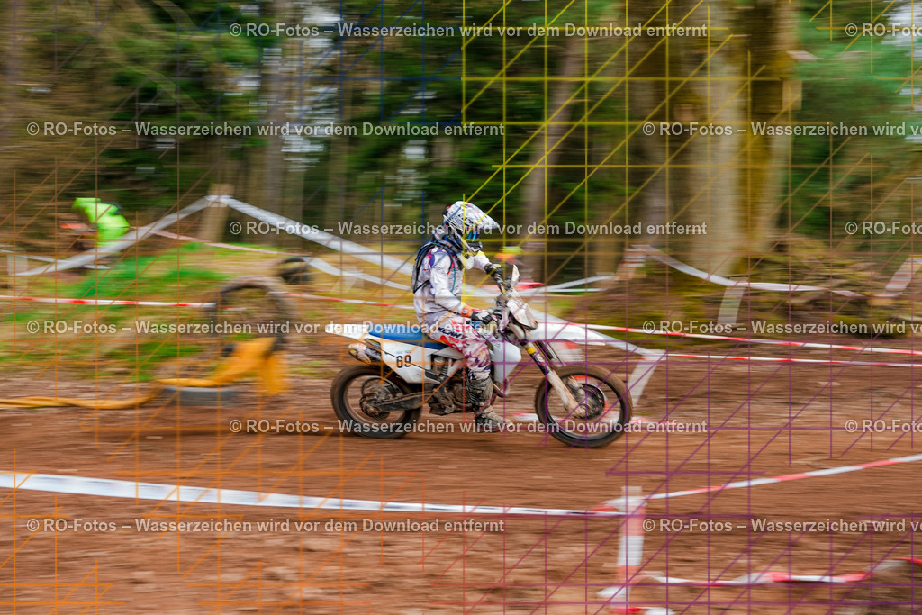 4 Lauf Mernes-1263 | Sportfotografie von RO-Fotos: Motorsport, Motocross, Enduro, Laufveranstaltungen und Triathlon. Professionelle Fotos von Sportlern und Events. - Realisiert mit Pictrs.com