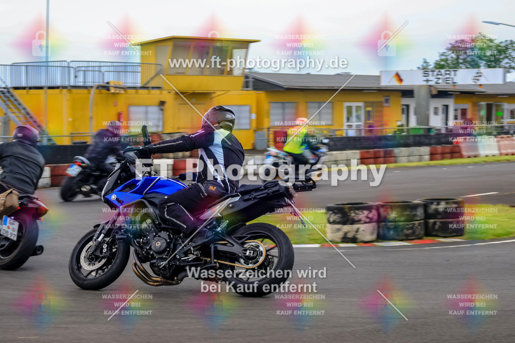 OBK-5702 | Hier findet Ihr Bilder von Touristenfahrten auf der Nürburgring Nordschleife oder von anderen Veranstaltungen die ich besucht habe. Viel Spass beim Durch Schauen 