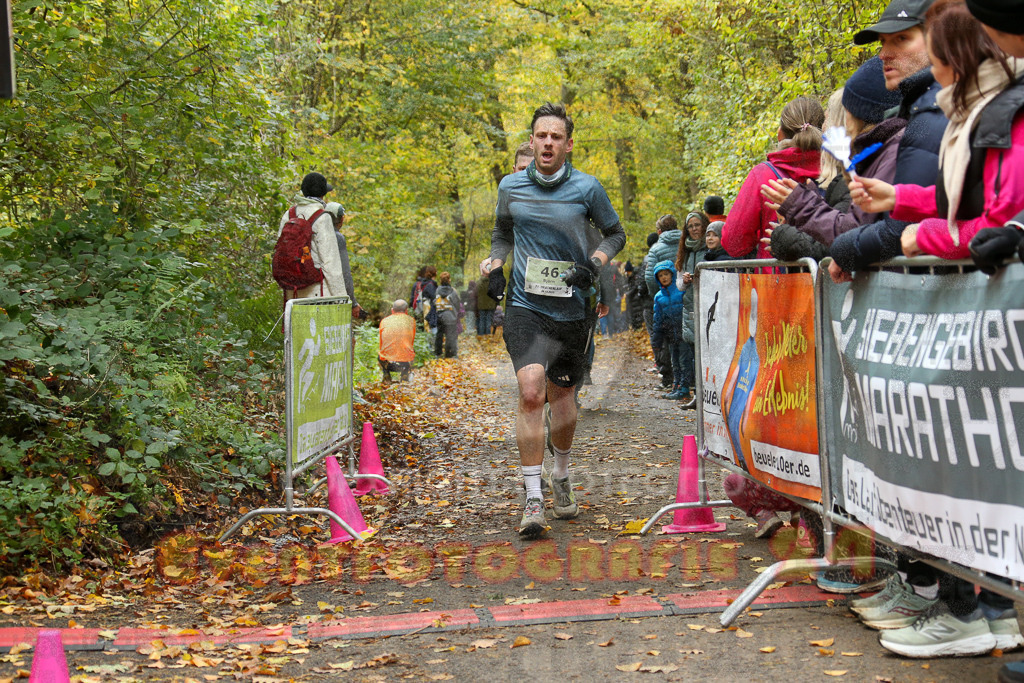 251026_1248_EX1_1438 | Sportfotografie im Rhein-Sieg Kreis, Köln, Bonn, NRW, Rheinland Pfalz, Hessen, etc. Unser Tätigkeitsfeld umfasst den Laufsport vom Volkslauf über den Marathon, Duathlon, Triathon bis zum Ultralauf wie Kölnpfad Ultra oder Schindertrail.