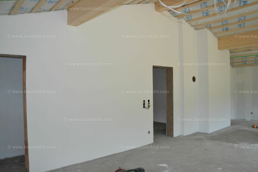 bib-lg20-malerarbeiten-0015 | Nach LV-Leistungsgruppen sortierte Detailfotos über den Bau eines Hauses. Alle Hausbau-Bilder direkt vom Urheber und Autor der Website Haus-Selber-Bauen.com