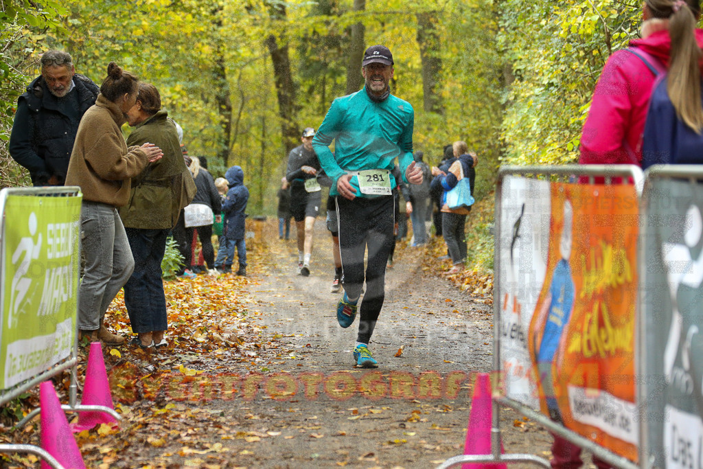 251026_1317_EX1_3103 | Sportfotografie im Rhein-Sieg Kreis, Köln, Bonn, NRW, Rheinland Pfalz, Hessen, etc. Unser Tätigkeitsfeld umfasst den Laufsport vom Volkslauf über den Marathon, Duathlon, Triathon bis zum Ultralauf wie Kölnpfad Ultra oder Schindertrail.