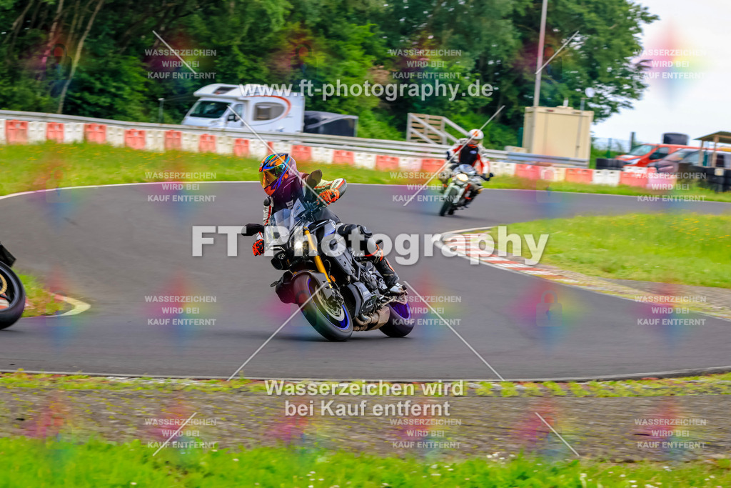 VBK-7692 | Hier findet Ihr Bilder von Touristenfahrten auf der Nürburgring Nordschleife oder von anderen Veranstaltungen die ich besucht habe. Viel Spass beim Durch Schauen 