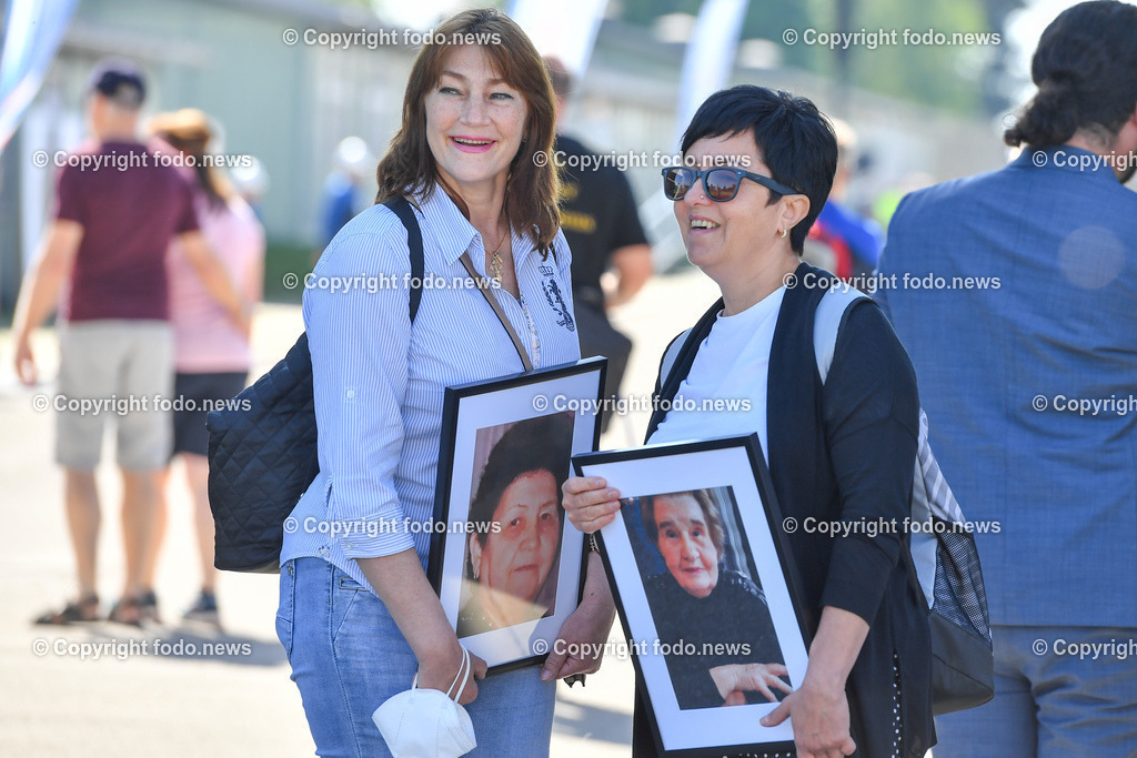 Internationale Gedenk- und Befreiungsfeier Gedenkstaette Mauthausen 2022_ 15.05.2022-47 | 15.05.2022, Mauthausen, AUT, Internationale Gedenk- und Befreiungsfeier Gedenkstaette Mauthausen 2022, im Bild Besucher der Gedenkfeier// International Liberation Ceremony 2022, Mauthausen CC Memorial 2022/05/15