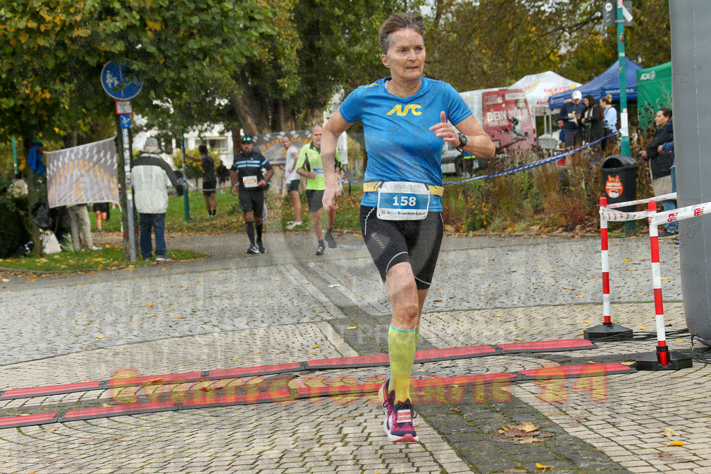 241020_1016_EX1_8502 | Sportfotografie im Rhein-Sieg Kreis, Köln, Bonn, NRW, Rheinland Pfalz, Hessen, etc. Unser Tätigkeitsfeld umfasst den Laufsport vom Volkslauf über den Marathon, Duathlon, Triathon bis zum Ultralauf wie Kölnpfad Ultra oder Schindertrail.
