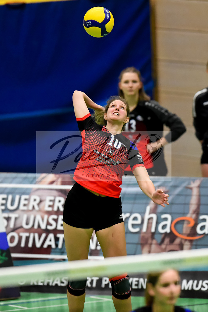 VCOBWA20211106_089 | Volleyball, Frauen:   bei dem Spiel der 3. Liga West zwischen VC Osnabrueck und SV BW Aasee in der Schlosswallhalle am 06.11.2021 in Osnabrueck, Deutschland. - Realisiert mit Pictrs.com