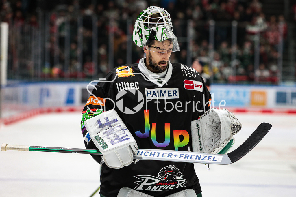 Augsburger Panther - ERC Ingolstadt | Dennis ENDRAS (AEV #44) ist enttauscht nach der Partie