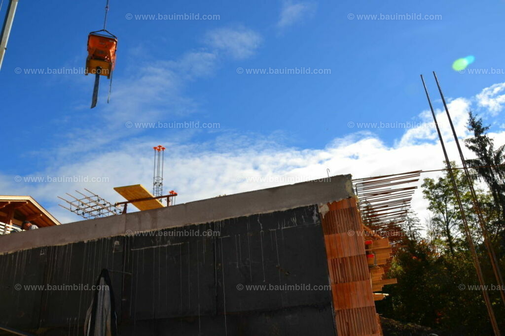 bib-lg04-betonarbeiten-0415 | Nach LV-Leistungsgruppen sortierte Detailfotos über den Bau eines Hauses. Alle Hausbau-Bilder direkt vom Urheber und Autor der Website Haus-Selber-Bauen.com