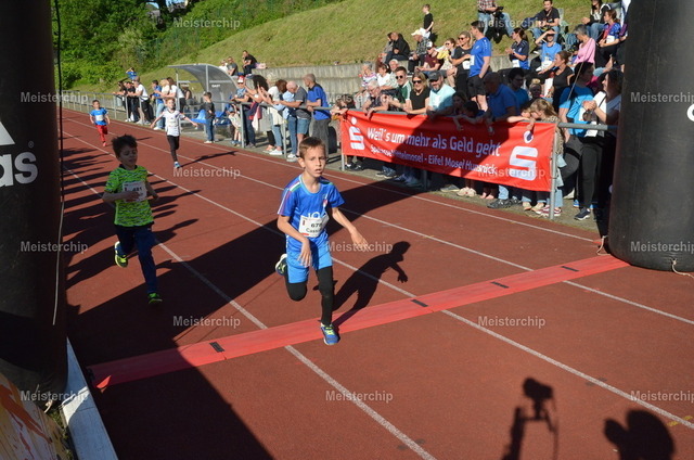 18-13-20_ | Meisterchip Fotoshop - Realisiert mit Pictrs.com