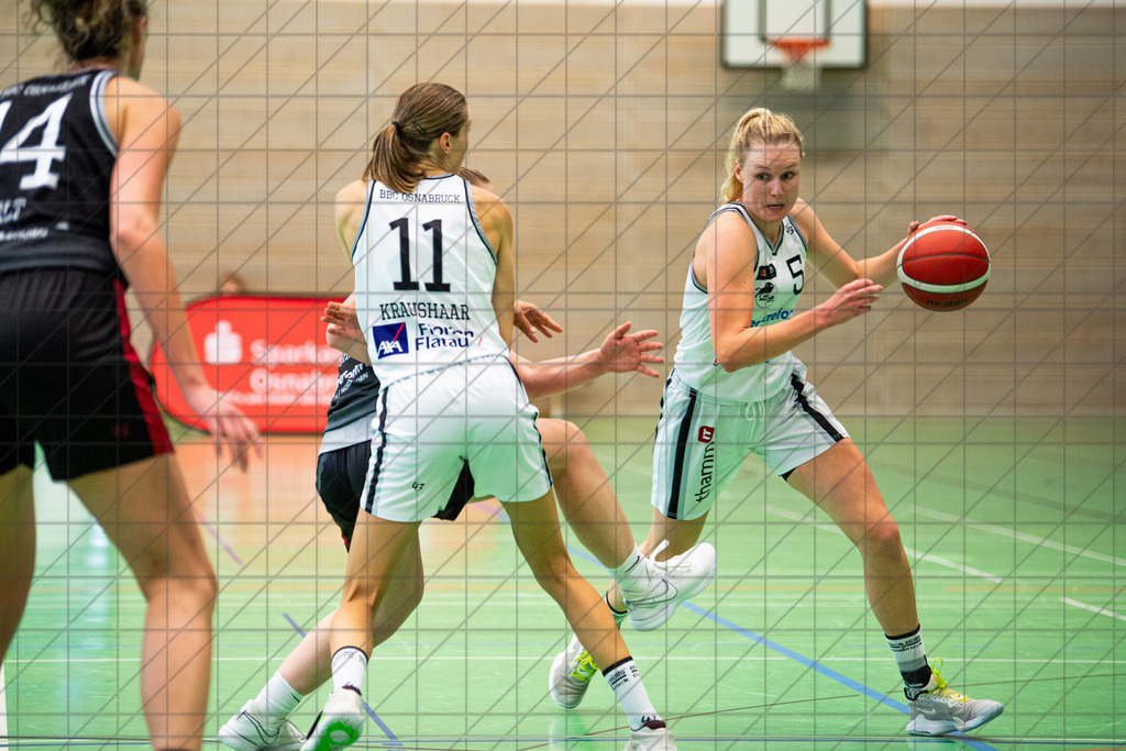 2. DBBL Nord 24/25 | 15.09.2024 | BBC Osnabrück vs. TKH Hannover 1 | Testspiel | 2. DBBL Nord 24/25 | 15.09.2024 | BBC Osnabrück vs. TKH Hannover 1 | Testspiel - - - - - CREDIT, www.bullenfotos.de, Martin König, Hörner Weg 40, D-49078 Osnabrück, +4917663732967, Nutzung und Weitergabe nur zu den vereinbarten Zwecken. Presseanfragen an Urheber. Alle Rechte beim Urheber. - - - - - - Realisiert mit Pictrs.com