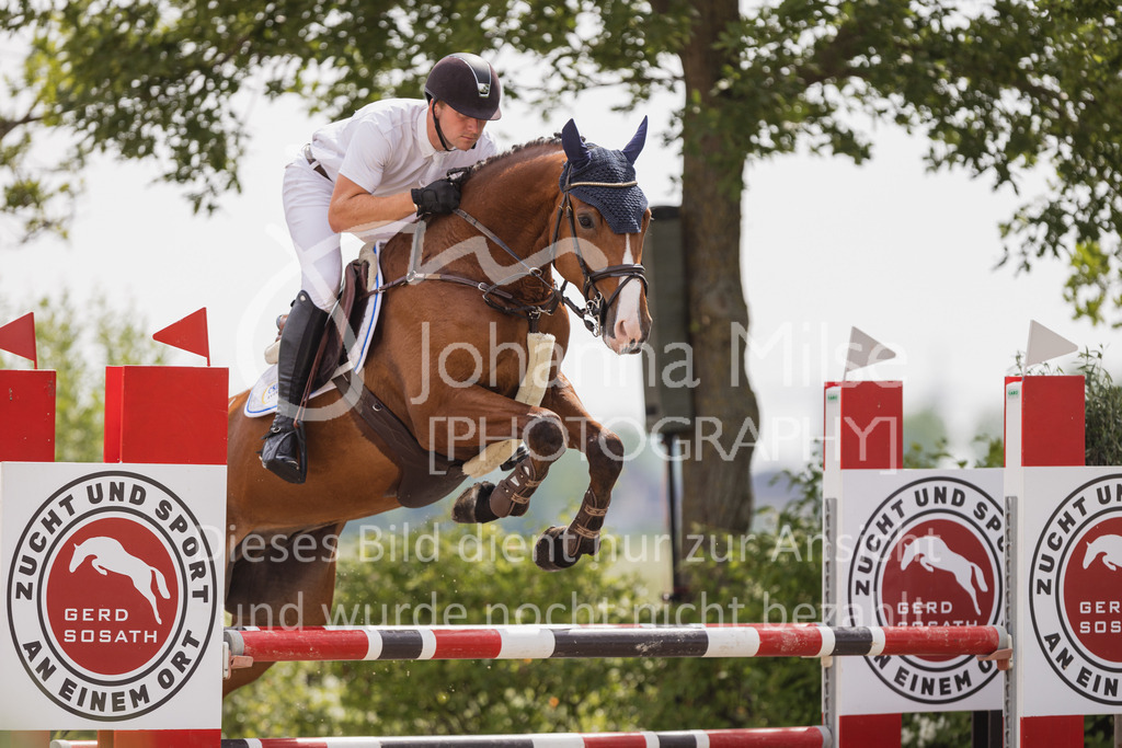 230616_Lemwerder_Springpf-M-722 | Deine schönsten Turniermomente als professionelle Fotos! Entdecke hochwertige Pferdesport-Fotografie im Online-Shop. Jetzt Fotos finden & bestellen!