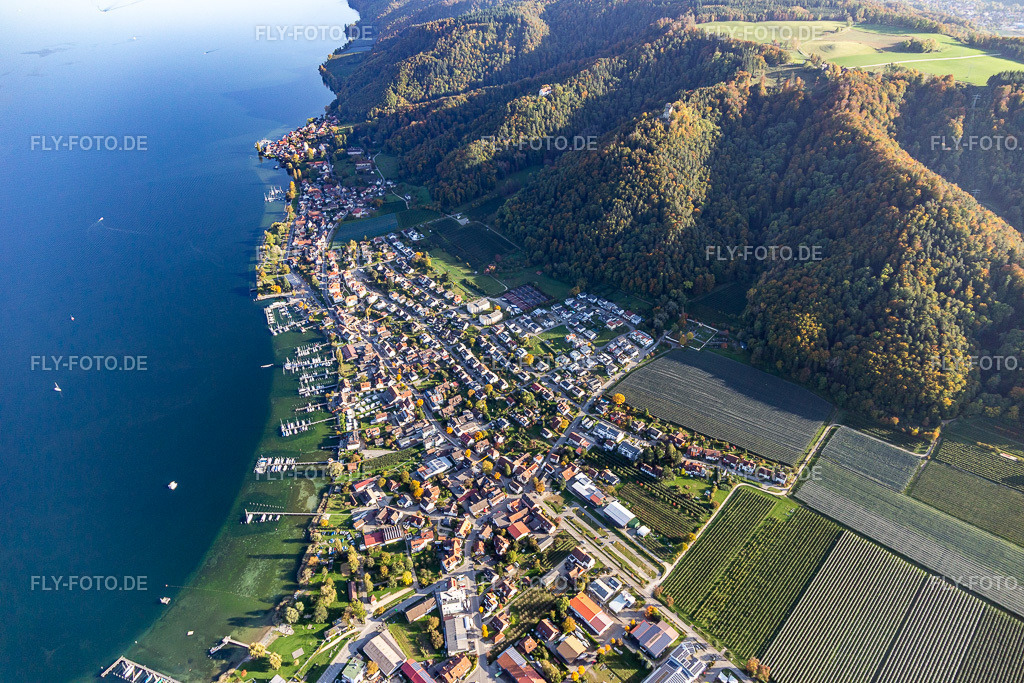 Marina - Hafenbereich am Ufer des Bodensee in Bodman | Luftbild: Marina - Hafenbereich am Ufer des Bodensee in Bodman im Ortsteil Bodman in Bodman-Ludwigshafen im Bundesland Baden-Württemberg in Deutschland. Foto: IMG_119417.jpg vom 14.10.2019 durch Werner Riehm/FLY-FOTO.de - Realisiert mit Pictrs.com