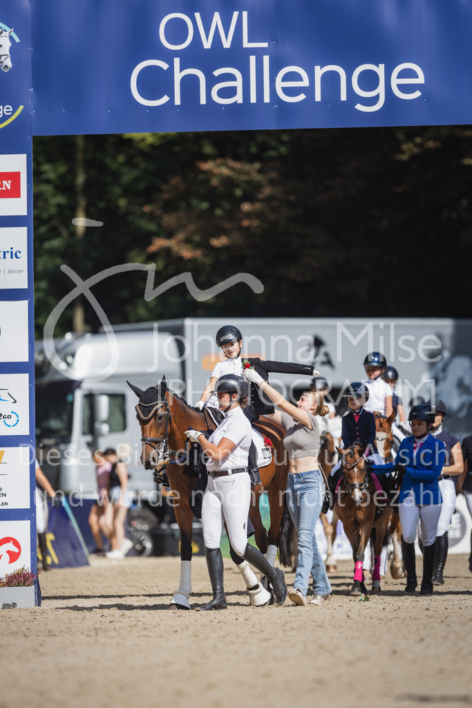 230910_OWLCh_Führzügel-103 | Deine schönsten Turniermomente als professionelle Fotos! Entdecke hochwertige Pferdesport-Fotografie im Online-Shop. Jetzt Fotos finden & bestellen!