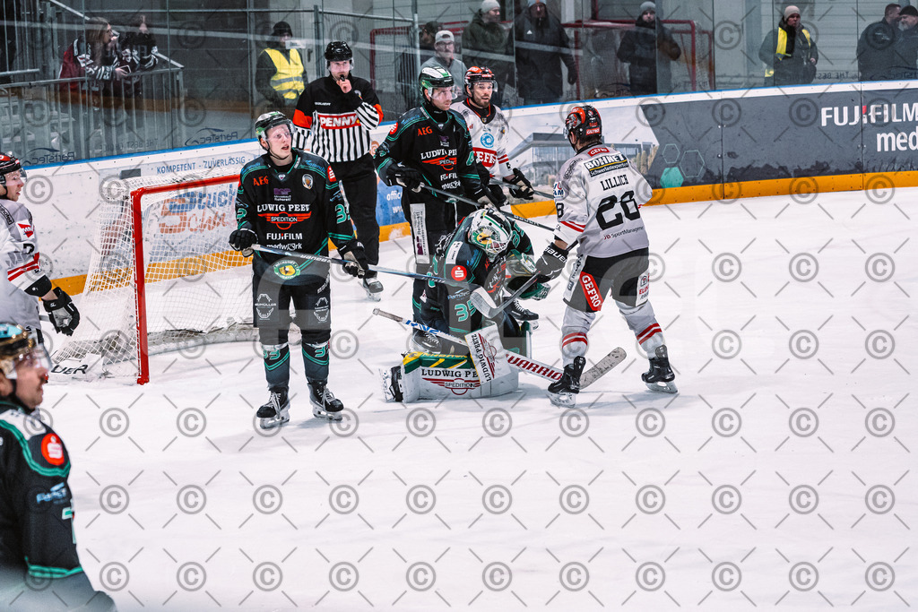 Alligators_vs_Memmingen_05_12_2025-179 | Höchstadt Alligators Fotogalerie: Eishockey-Action aus Franken. Professionelle Spielfotos, Portraits & Stadionbilder zum Download. Jetzt entdecken! - Realisiert mit Pictrs.com
