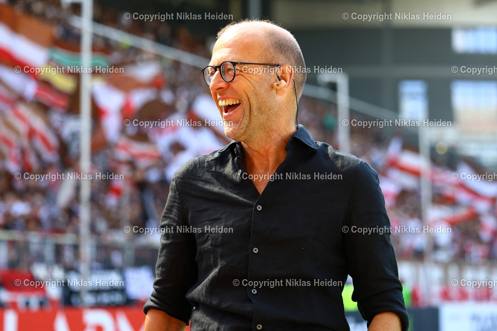 NH_FCEintrachtNorderstedt_FCStPauli_DFBPokal_16082025 | TV-Moderator Patrick Wasserziehr.Fußball I Herren I DFB-Pokal I Saison 2025-2026  I 1. Runde I FC Eintracht Norderstedt - FC St. Pauli I 16.08.2025 I Millerntor-Stadion