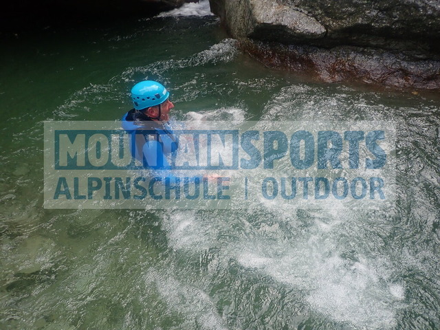 P1030104 | Bestelle die Bilder deines Berg- oder Wasser-Abenteuers mit Mountain Sports bequem von zu Hause aus direkt über unseren Online Fotoshop von pictrs.com. - Realisiert mit Pictrs.com