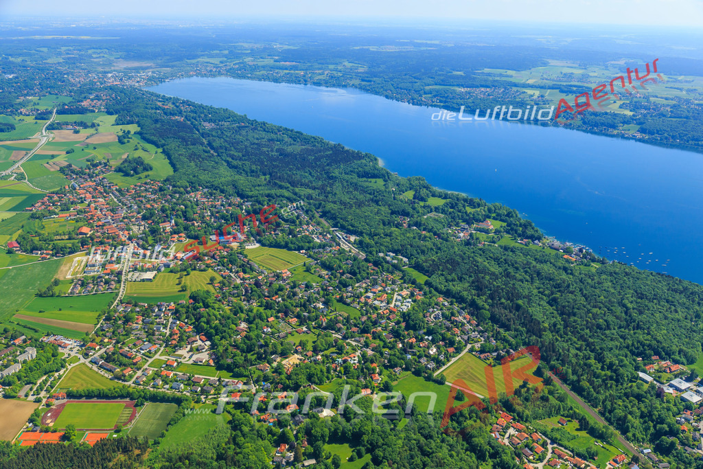Luftbild von  Poecking - Luftaufnahme wurde 2015 von https://frankenair.de mittels Flugzeug (keine Drohne) erstellt - die Geschenkidee