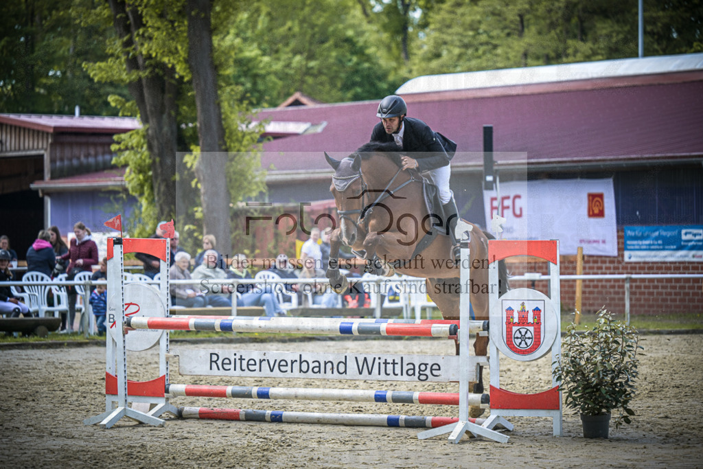 DOS_7629 | Entdecke hochwertige Reitturnierfotos von Foto Oger. Professionell, emotional und authentisch – jetzt Lieblingsmomente im Shop bestellen.Deutschlandweite Turnierfotografie. - Realisiert mit Pictrs.com
