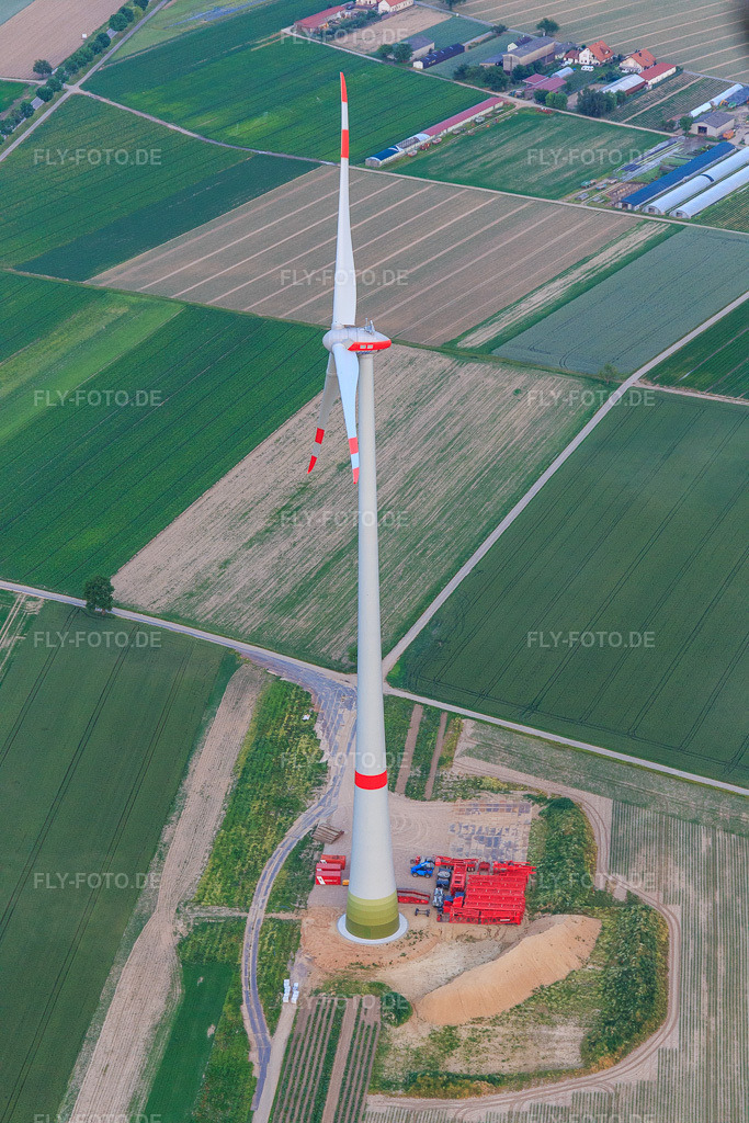 Luftbild: Letzte WKA-Baustelle im Hatzenbühler Windpark in Hatzenbühl im Bundesland Rheinland-Pfalz in Deutschland. Foto: IMG_100636.jpg vom 01.06.2017 durch Werner Riehm/FLY-FOTO.de