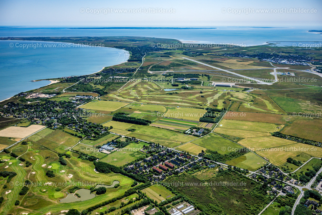 Sylt_Westerland_Marine_Golf_Club_Sylt_Eg_ELS_5148210625 | TINNUM 13.08.2025 Gelände des Golfplatz " Marine Golf Club Sylt " in Tinnum auf der Insel Sylt im Bundesland Schleswig-Holstein, Deutschland. Weiterführende Informationen bei: Marine Golf Club Sylt eG. // Grounds of the Golf course at " Marine Golf Club Sylt " in Tinnum at the island Sylt in the state Schleswig-Holstein, Germany. Further information at: Marine Golf Club Sylt eG. Foto: Martin Elsen