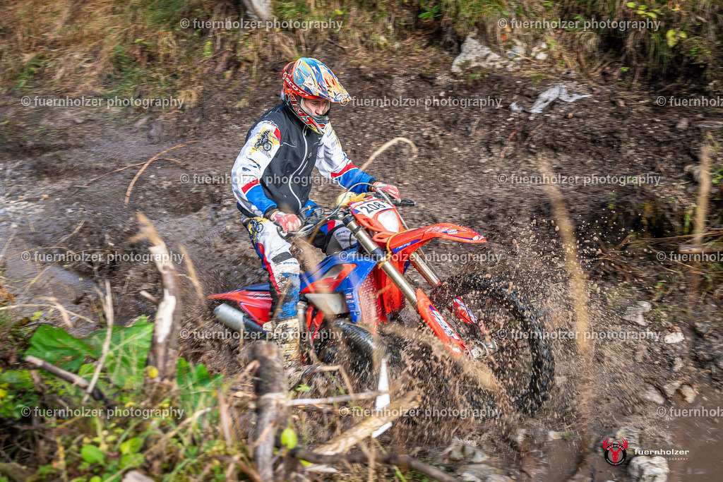 fuernholzer_241026-C1-63 | Fotografische Impressionen von der Red Stag Enduro Extreme by fuernholzer-photography.com. Endurosport in Österreich fotografisch festgehalten von fuernholzer. Auftragsfotografie für Private, Gewerbefotos und Industriefotografie. Eventfotografie, Sportfotografie und Motorsportfotografie. Anbieter von Fotoworkshops, Fototraining, fotografischen Vorträgen und Fotoseminaren.