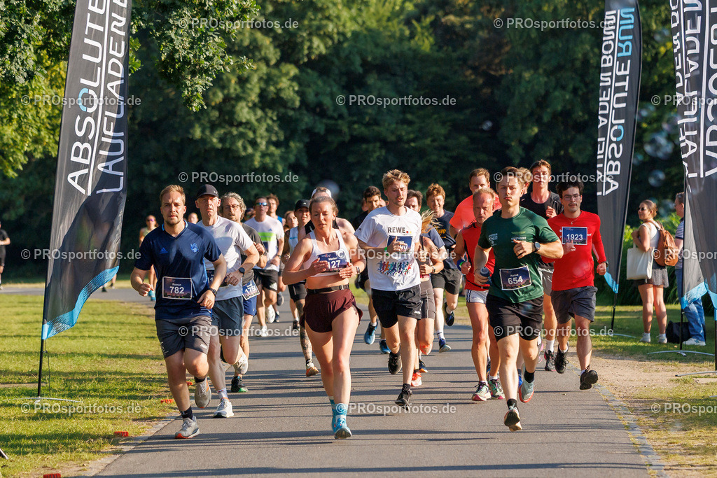 Sparda-Bank Nachtlauf Bonn; Bonn, 18.06.2025 | Impressionen vom Sparda-Bank Nachtlauf Bonn am 18.06.2025 in Bonn (Nordrhein-Westfalen). 
