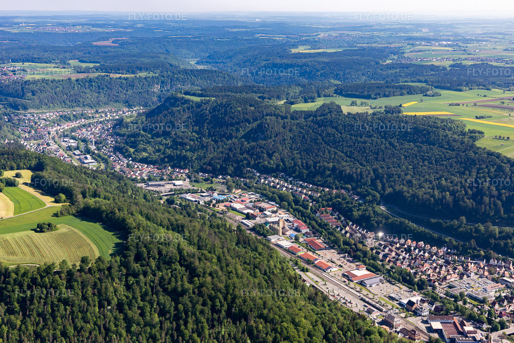 Luftbild: Industriegebiet Neckarstr in Oberndorf am Neckar im Bundesland Baden-Württemberg in Deutschland. Foto: IMG_114422.jpg vom 30.05.2019 durch Werner Riehm/FLY-FOTO.de