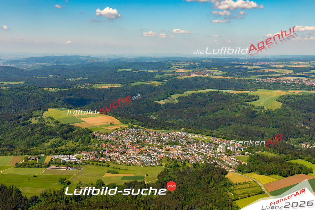 Das Luftbild zeigt : Großdeinbach Schwäbisch Gmünd - Die Luftaufnahme wurde 2024 vom UL-Flugzeug aus erstellt ( keine Drohne ) - Hochauflösende Luftaufnahme - Für grossformatige Ausdrucke geeignet. Die Geschenkidee !Mit Lizenz und Bildrechte bestellbar