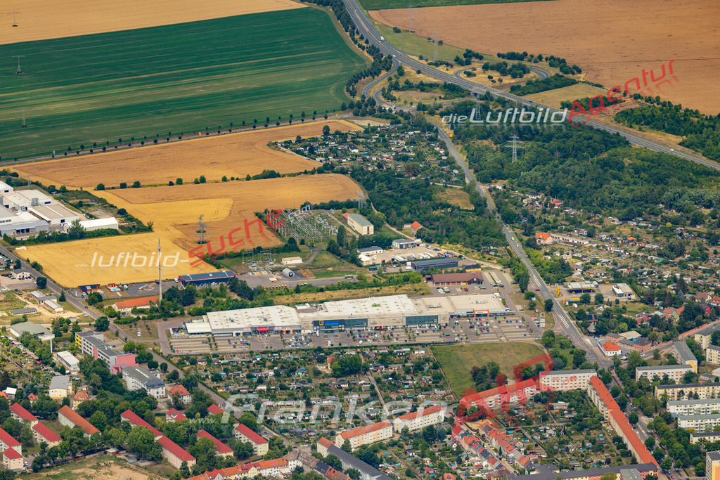 weissenfels-luftbild-2022-6278 | Aktuelles Luftbild von  Weißenfels - Die Luftaufnahme wurde 2022 mittels UL-Flugzeug erstellt ( keine Drohne ) - hochauflösende Kamera-Systeme von  Canon -
Beste Qualität - Für grossformatige Ausdrucke geeignet. Die Geschenkidee !