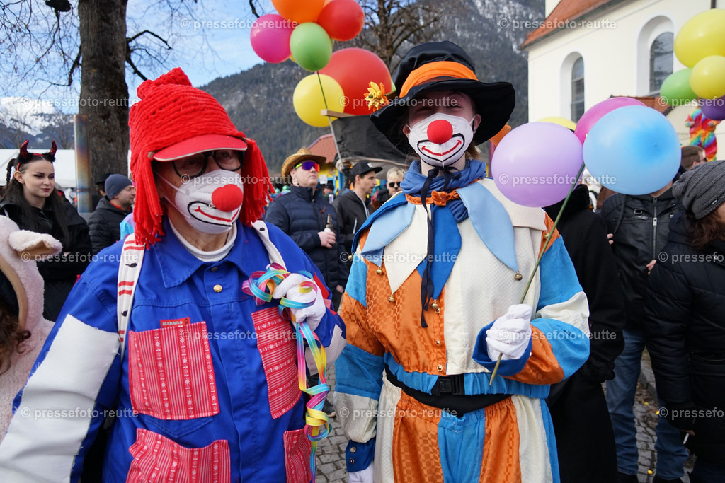 news-2023-Feb11-Fasching-Weissenbach-DSC02061 | Info aus dem Bezirk Reutte/Ausserfern Tirol sowie eine umfangreiche Bilddatenbank über die gesamte Region: Lechtal, Talkessel Reutte, Tannheimertal, Zwischentoren. Lech, Plansee, Zugspitze, Grenztunnel, B179, Fernpassstraße, Verkehr, Lawinen, Tradition, - Realisiert mit Pictrs.com