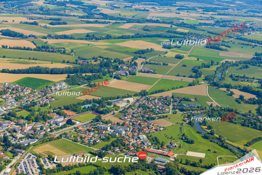 Luftaufnahme von  Ruhstorf an der Rott - Die Luftaufnahme wurde 2025 vom UL-Flugzeug heraus erstellt ( keine Drohne ) - Hochauflösende Luftaufnahme - für professionelle Ausdrucke geeignet. Die Geschenkidee !Mit Lizenz und Bildrechte bestellbar