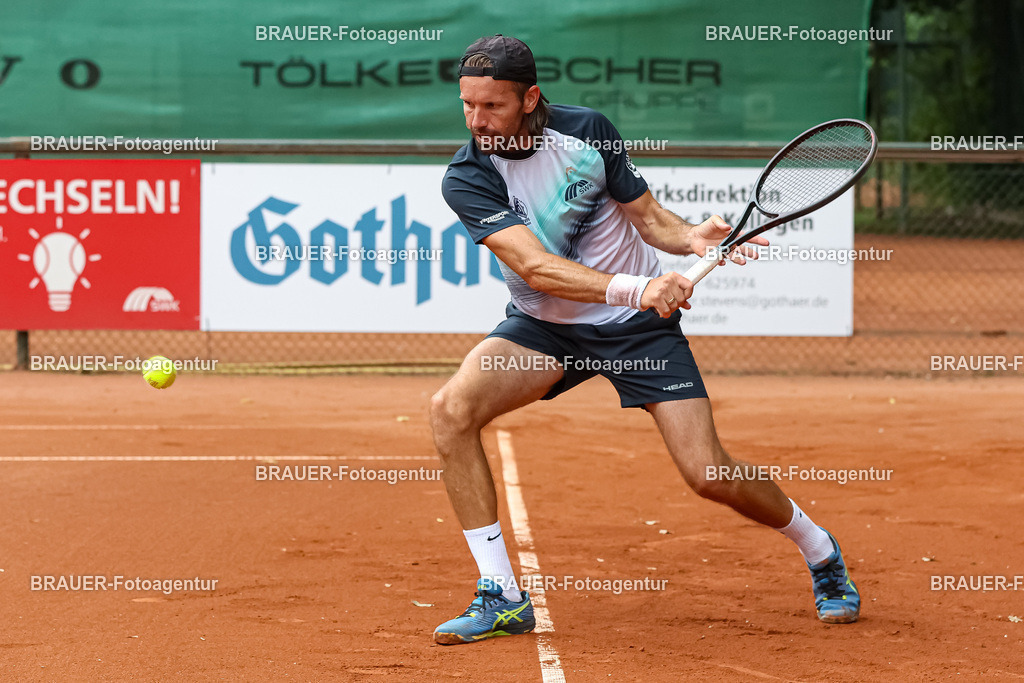 HTC Blau-Weiß Krefeld - LTTC Rot-Weiß Berlin  | Krefeld, Deutschland 21.07.2023, Gero Kretschmer (HTC Blau-Weiß Krefeld) gegen Nino Ehrenschneider (LTTC Rot-Weiss Berlin) ,

bei der 2. Tennis Bundesliga Nord Begegnung zwischen HTC Blau-Weiß Krefeld und LTTC Rot-Weiß Berlin am 21.07.2023 in Krefeld.

(Foto: BRAUER-Fotoagentur)
 
