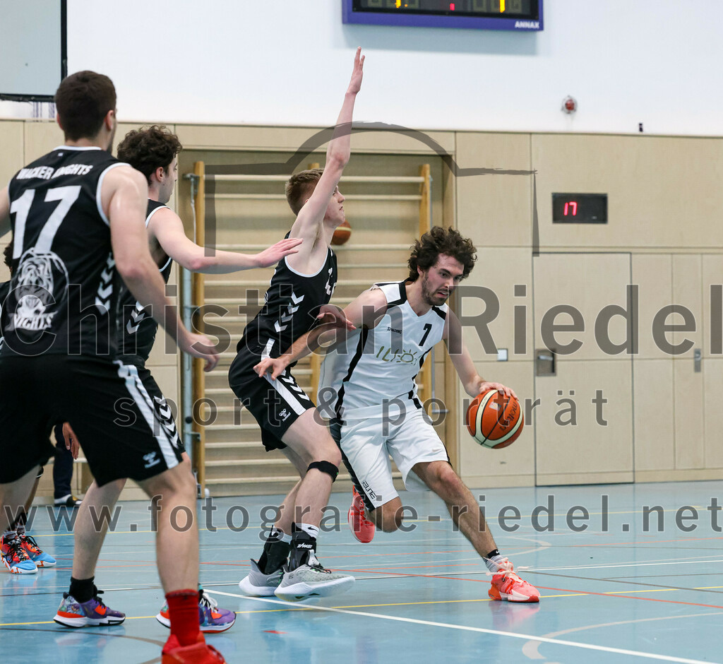 2023-03-26_089_TSV_Vaterstetten_gegen_Wacker_Knights_Burghausen | Vaterstetten, Deutschland, 26.03.2023:
Basketball, Bayernliga Herren Südost 2022 / 2023, 17. Spieltag, TSV Vaterstetten gegen Wacker Knights Burghausen, Endergebnis: 

Luca Maurice Kohll (TSV Vaterstetten, #7)

Foto: Christian Riedel / fotografie-riedel.net