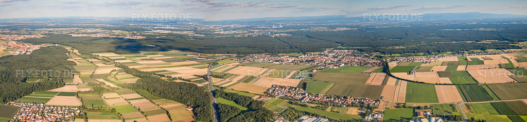 Luftbild: Panorama der Stadtansicht aus Norden in Kandel im Bundesland Rheinland-Pfalz in Deutschland. Foto: IMG_51004-Bearbeitet.jpg vom 22.07.2012 durch Werner Riehm/FLY-FOTO.deAuflösung des Originals: 13033 x 3019 px