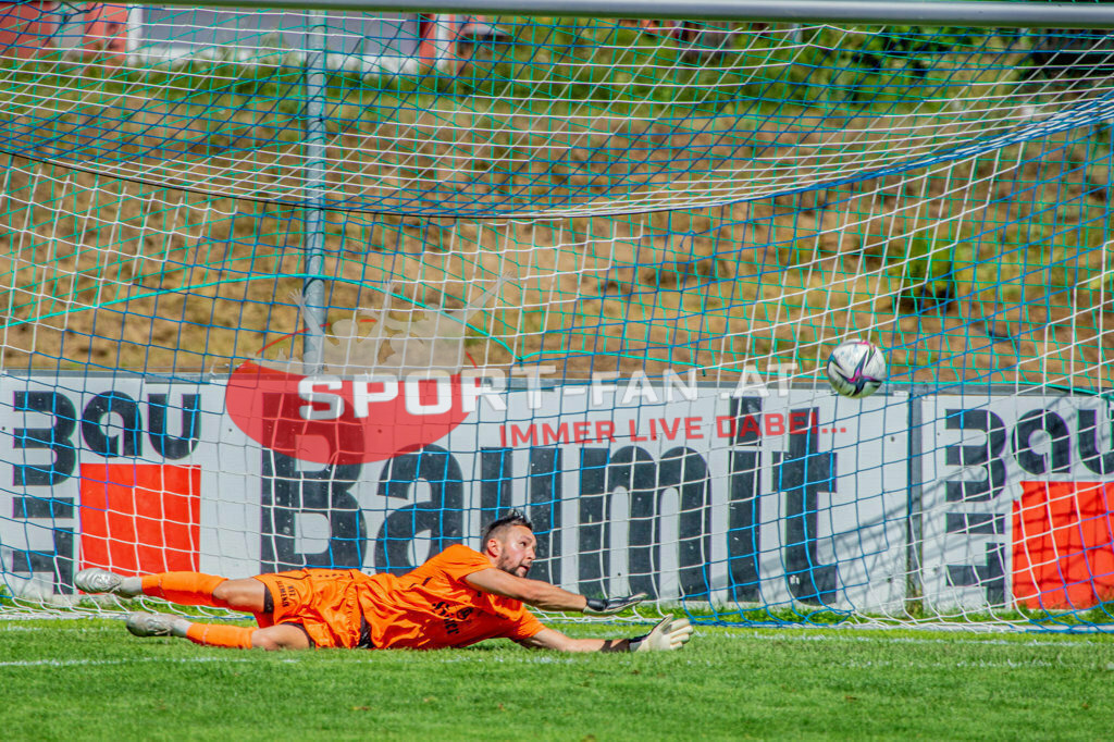 ASV Klagenfurt - Donau Klagenfurt | Vladimir Kajkut (ASV Klagenfurt #1) ; ASV Klagenfurt - Donau Klagenfurt am 31.07.2022 in Klagenfurt
(ASV Platz Annabichl), AUSTRIA, (Photo by Ernst Krawagner sport-fan.at) - Realisiert mit Pictrs.com