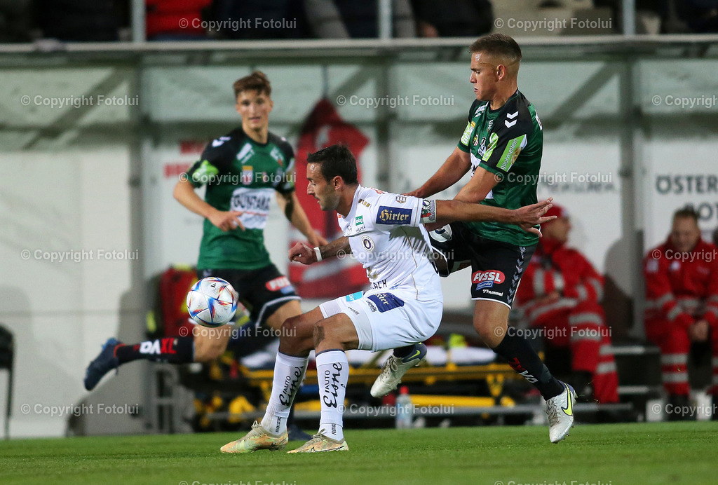 A_LUI_05112022_0000007 | SPORT FUSSBALL TIPICO BUNDESLIGA SV GUNTAMATIC RIED-AUSTRIA KLAGENFURT 05.11.2022IM BILD: JULIAN TURI (RIED) UNDMARKUS PINK  (KLAGENFURT) FOTO:FOTOLUI/MARIO WIMMER