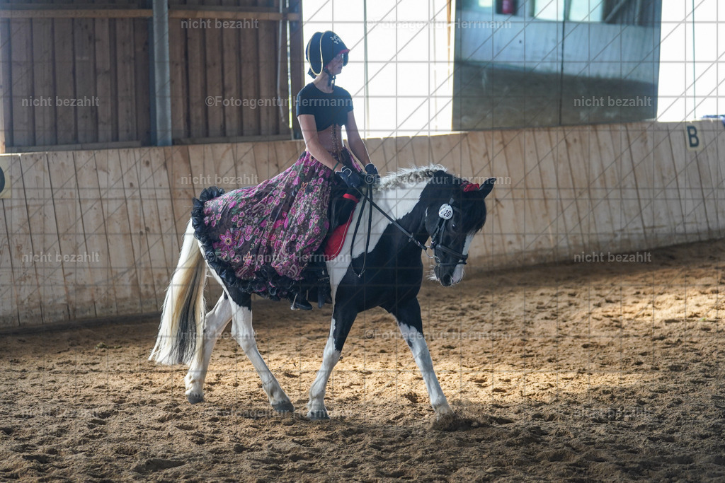 20230917-FAH09818 | Landsberg am Lech, 2023, Kaufbeuren, Kempten, Allgäu, Turnierfotografen Bayern, Fotoagentur Herrmann, Turnierbilder, Reitsport Fotos, Pferdefotograf, Augsburg, Bad Tölz, Dachau, Karlsfeld, Memmingen, Buchloe, Schwabmünchen