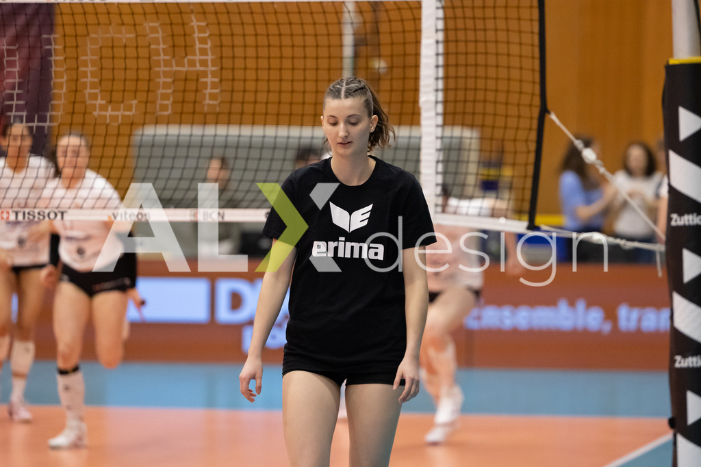 Volleyball I Frauen I Saison 2025-2026 I Volleyball NLA | Women I  Playoffs Finals 1/5 I viteos NUC - VC Kanti Schaffhausen I 06.04.2026 | 5 Wanda Herzog (CH) (VC Kanti Schaffhausen) - Mitte - Realisiert mit Pictrs.com