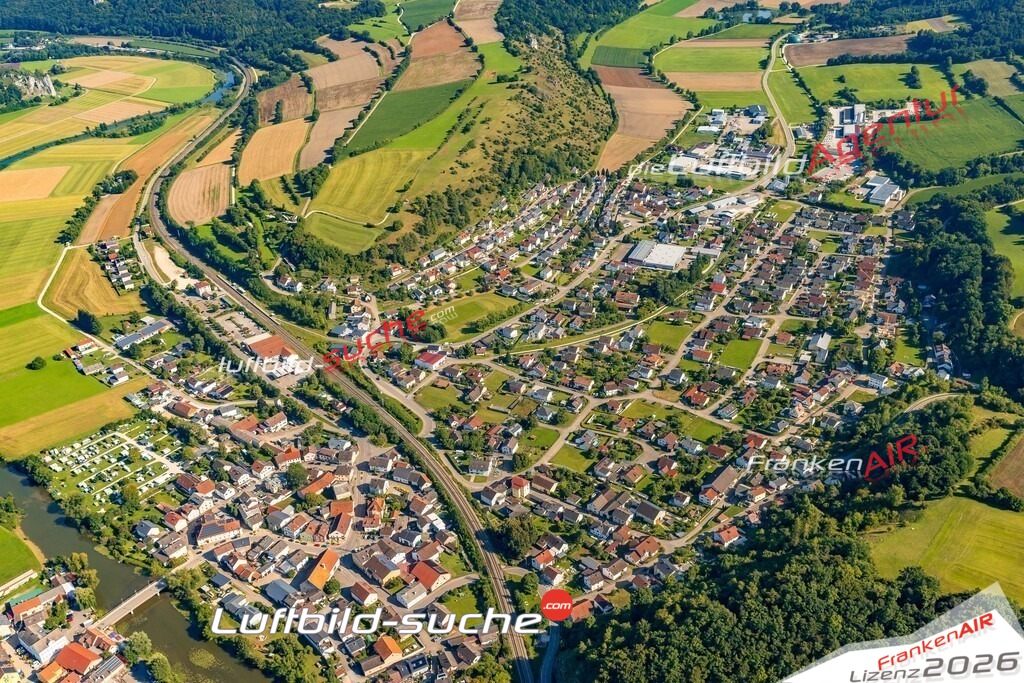Luftaufnahme der Stadt Dollnstein - Die Luftaufnahme wurde 2025 vom UL-Flugzeug heraus erstellt ( keine Drohne ) - Hochauflösende Luftaufnahme - für professionelle Ausdrucke geeignet. Die Geschenkidee !Mit Lizenz und Bildrechte bestellbar